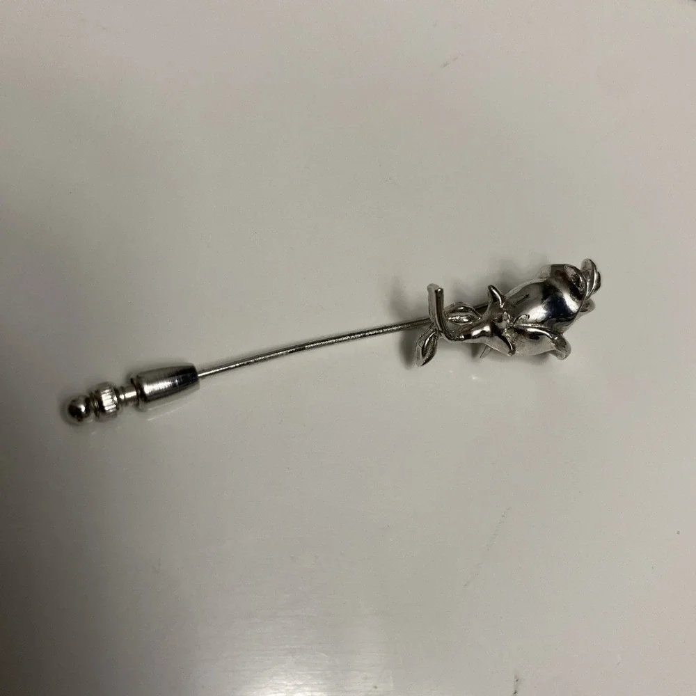 Vintage Trifari Marked Signed Silvertone Triple Rose Lapel Stick‎ Pin
